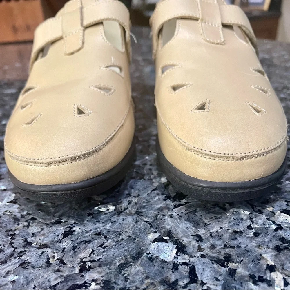 Propet Ladybug Wide Walking Shoes with Comfort Design Tan Leather Size 8D